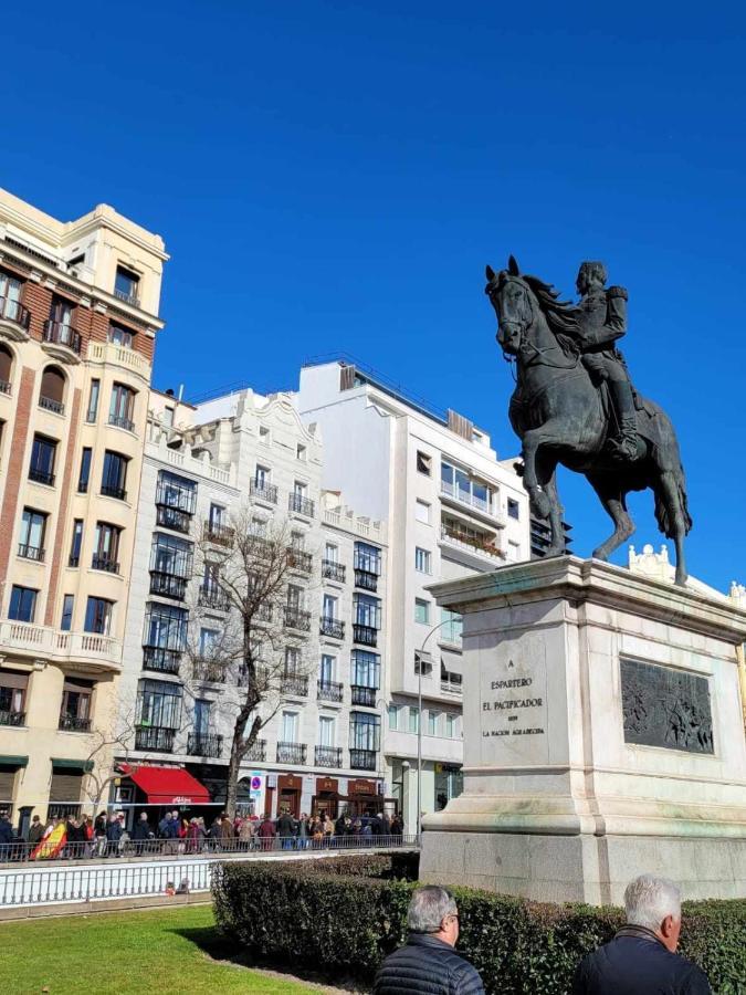 Apartamento Con Vistas Al Parque Del Retiro Madrid Buitenkant foto